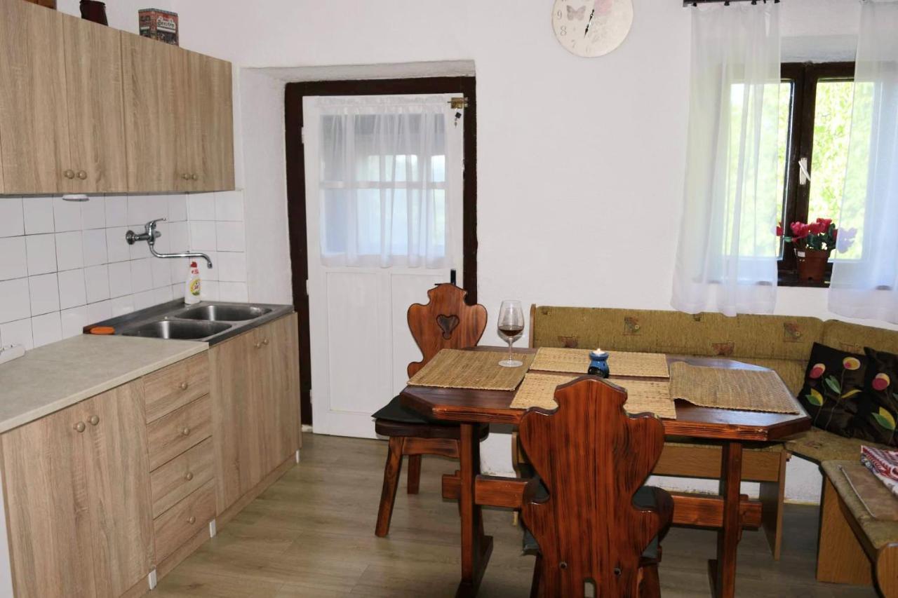 Villa Kuca Za Odmor Beljan Brod na Kupi Exterior foto